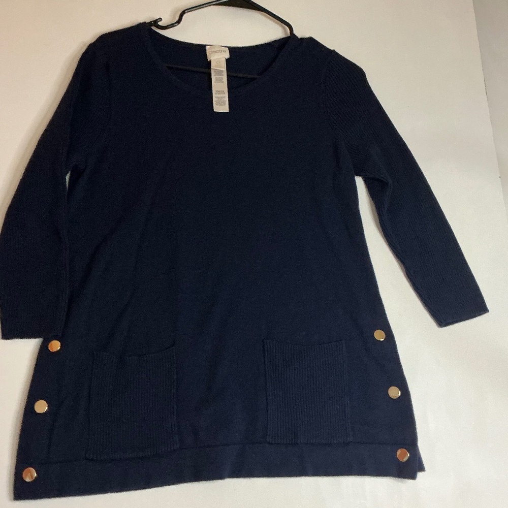 Chico’s Women’s blue scoop neck pullover long sleeve gold buttons size 0 small